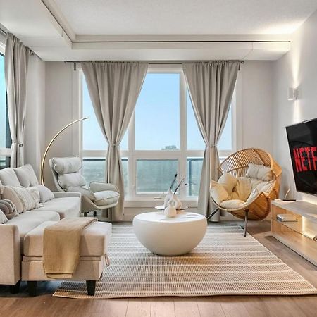 Upscale Penthouse Stay With Mountain & City Views, Free Parking, Bbq Grill, Office Space & More Калгари Экстерьер фото