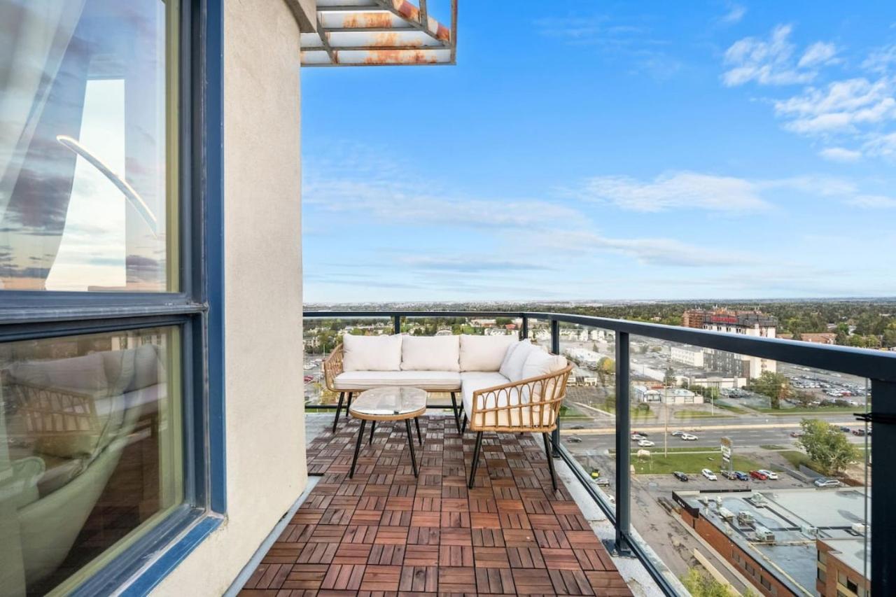 Upscale Penthouse Stay With Mountain & City Views, Free Parking, Bbq Grill, Office Space & More Калгари Экстерьер фото